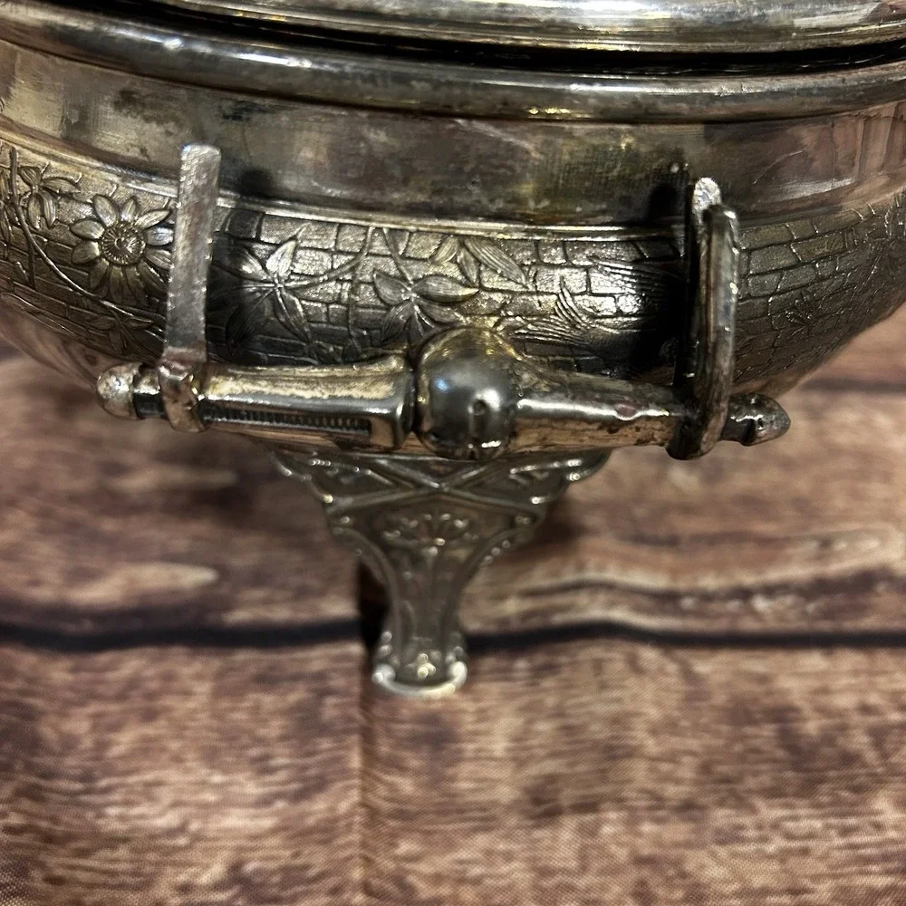 The Unbranded Brand antique victorian