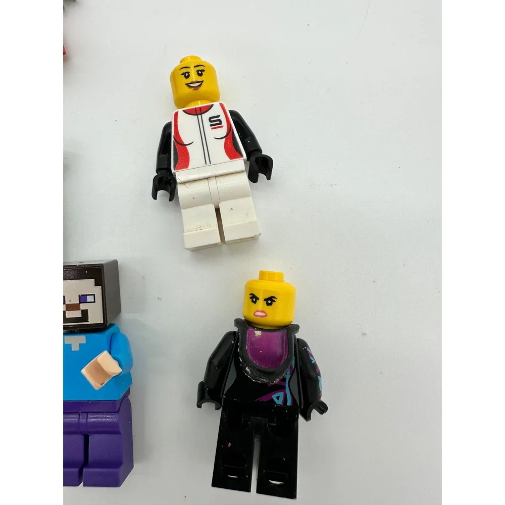 Lego minifigures lot