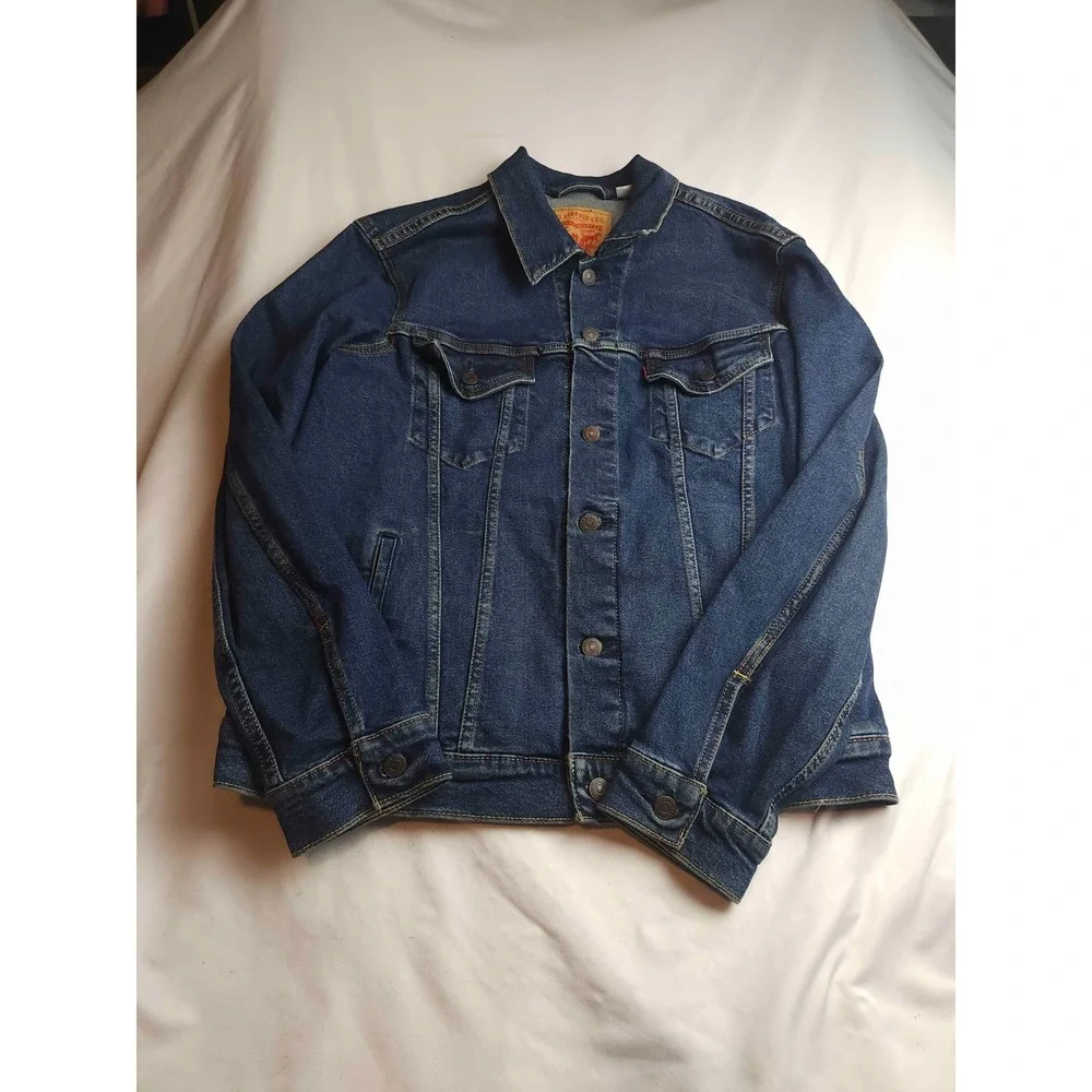 Levis long exact