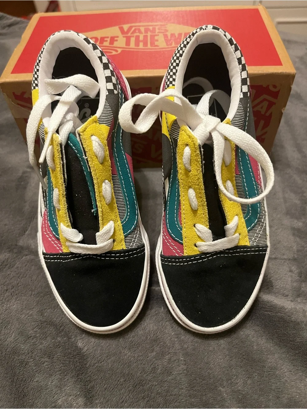 NIB Vans Kids Multicolor Checkerboard Old Skool Sneakers - Yellow/Teal/Pink