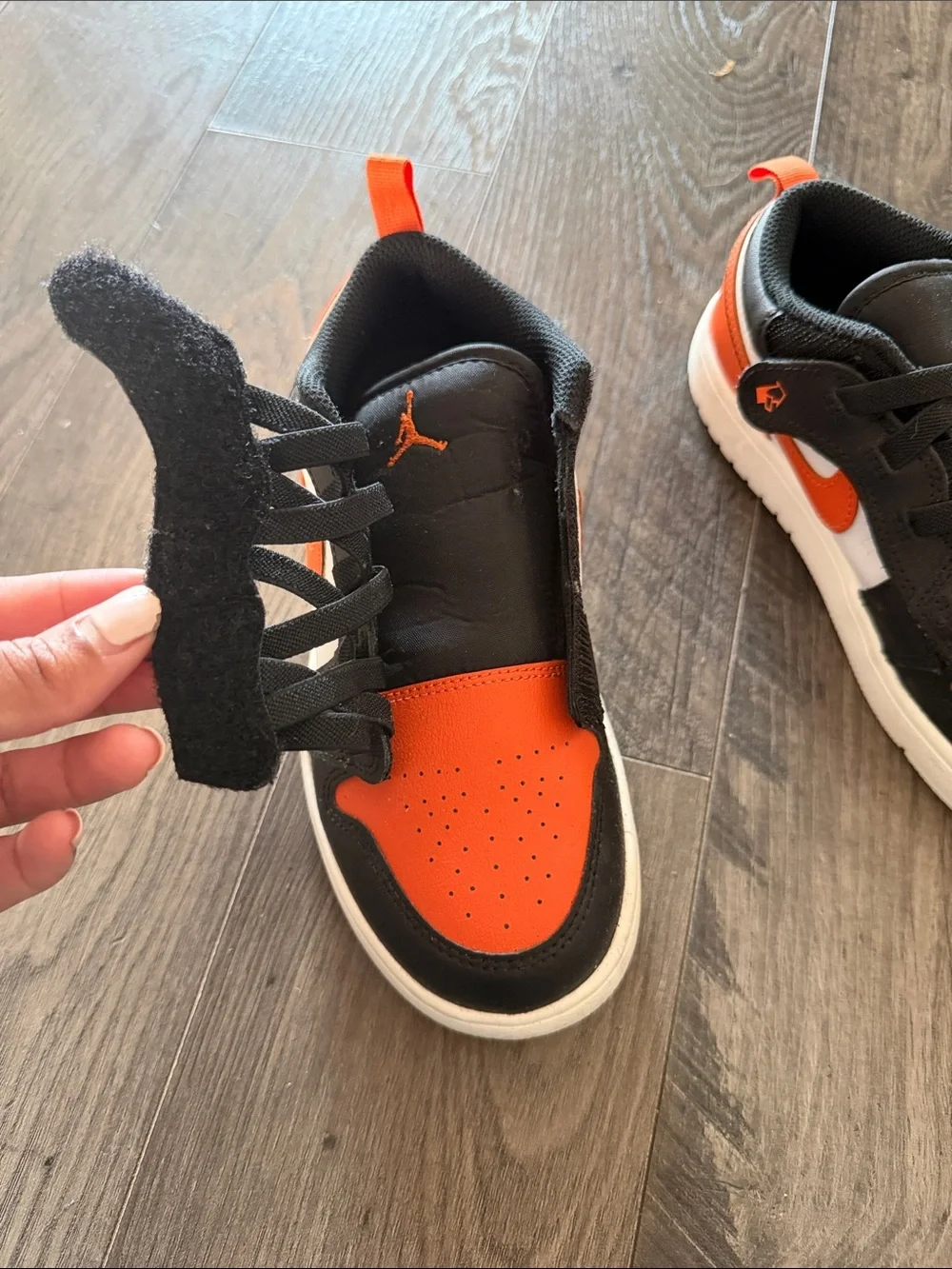 Jordan look orange closure