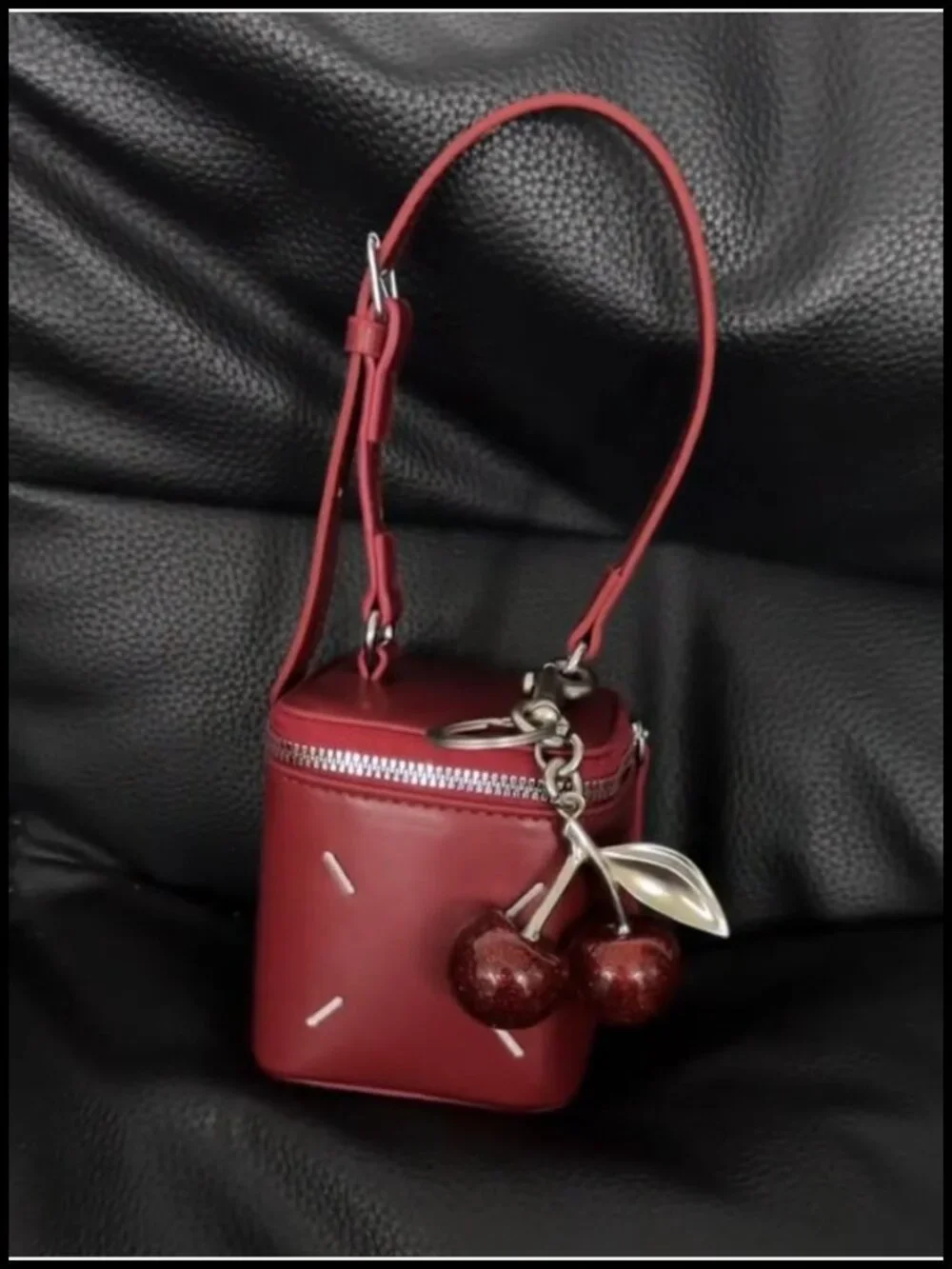 N/A deform red