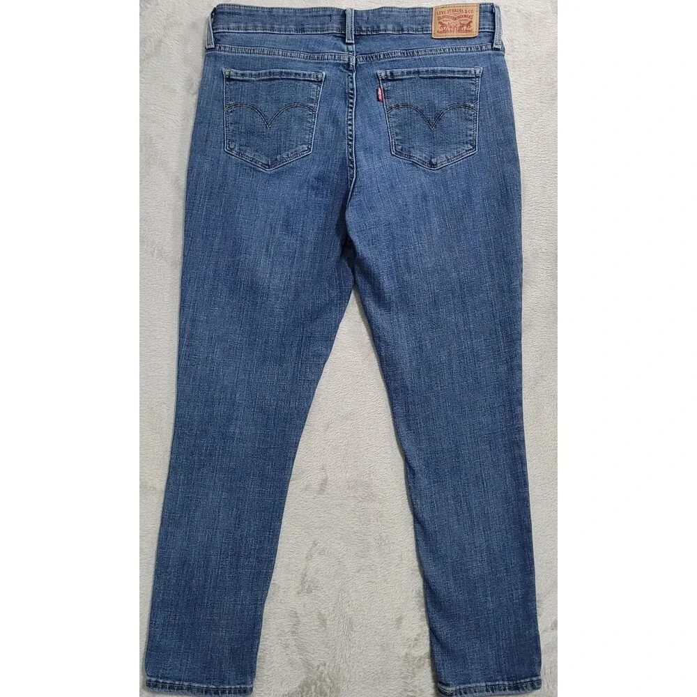 Levis levi 711