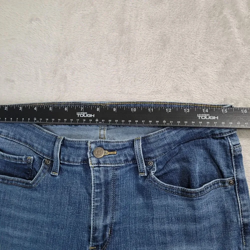 Levis levi 711