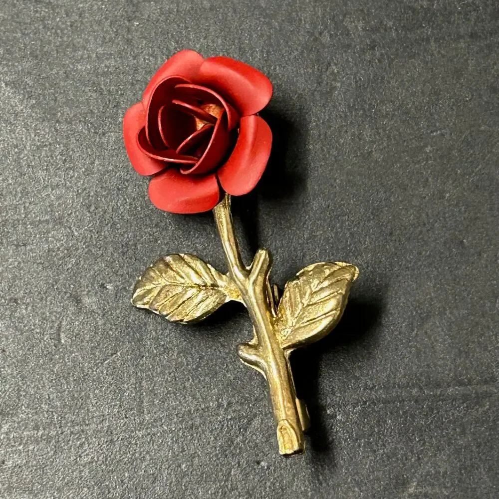 Vintage MCM Deep Red Rose Bloom‎ Gold Tone Metal Brooch/Pin