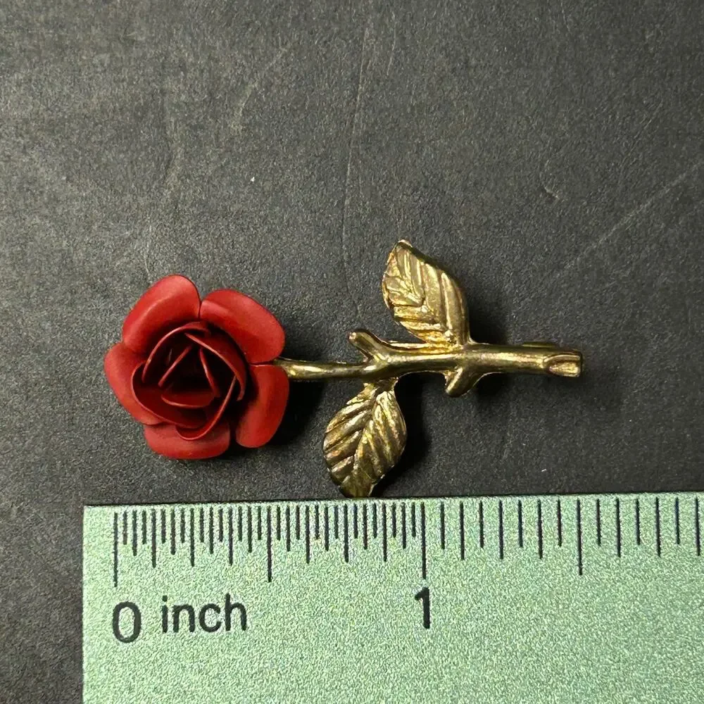 Vintage MCM Deep Red Rose Bloom‎ Gold Tone Metal Brooch/Pin