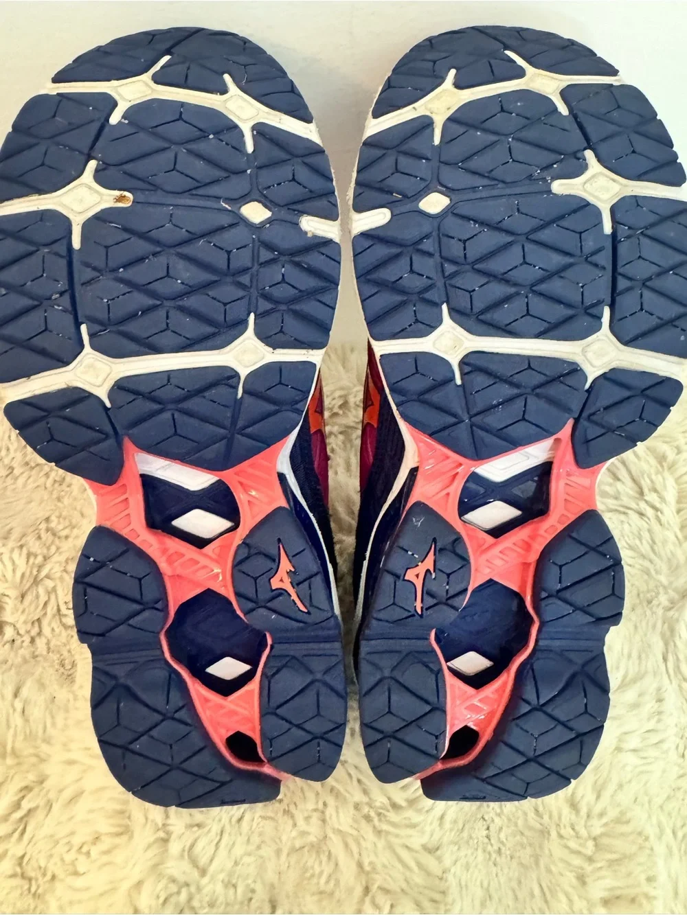 Mizuno vibrant hot