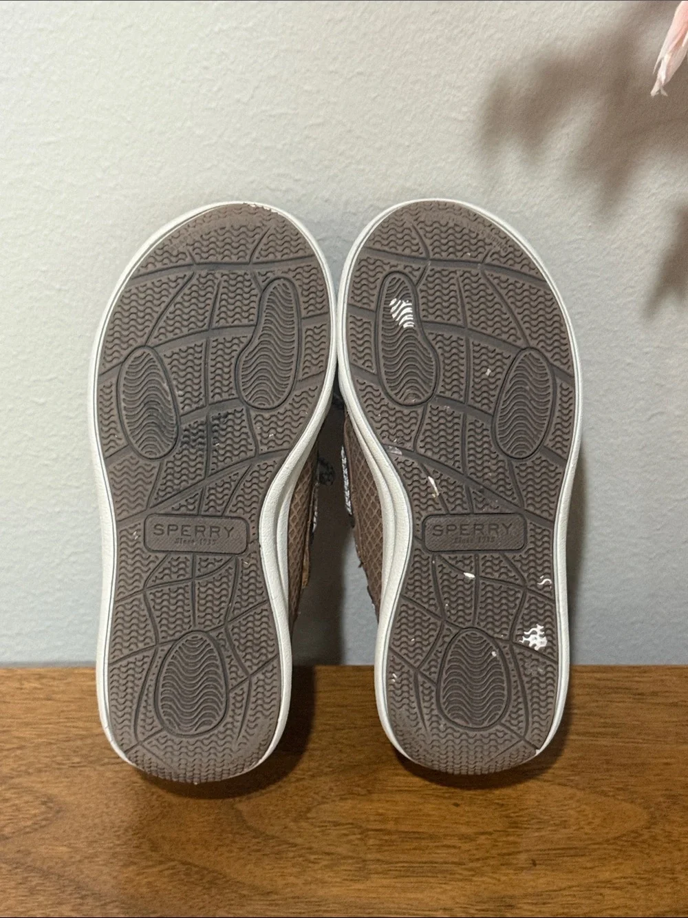 Sperry leather white