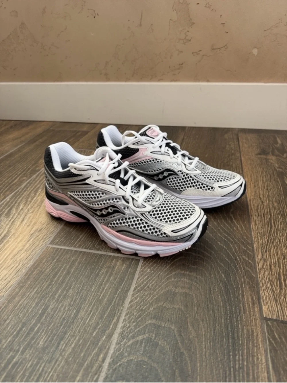 Saucony nwot men