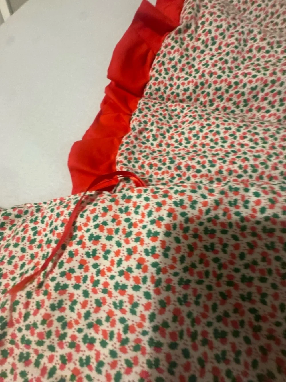 Vintage Red Ruffle Hem Christmas Tree Skirt