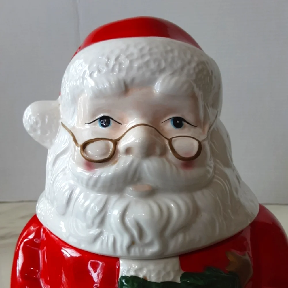 Gibson sitting santa