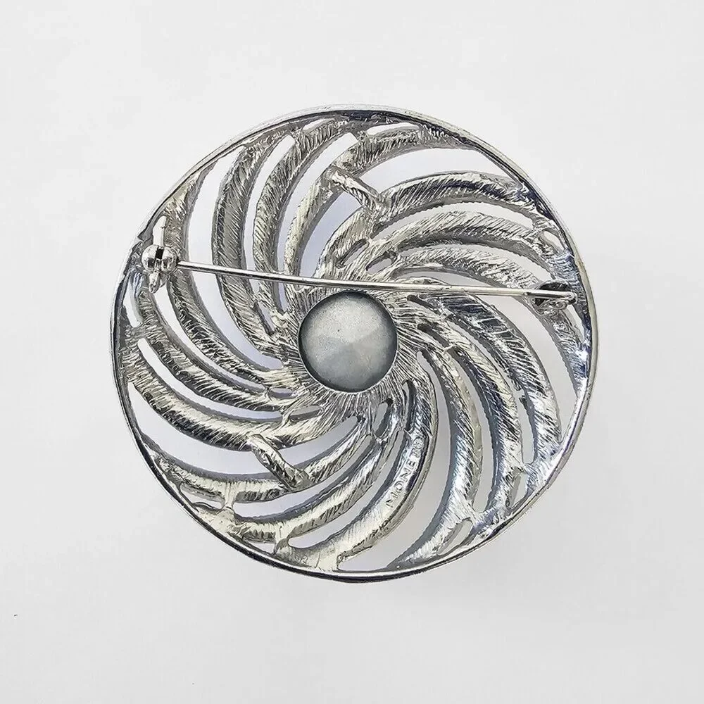 Monet vintage brooch