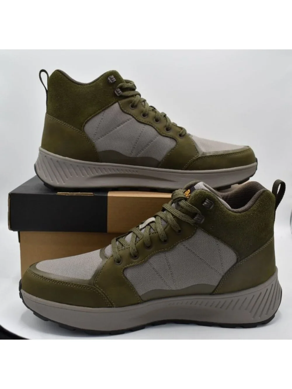 Teva mens size