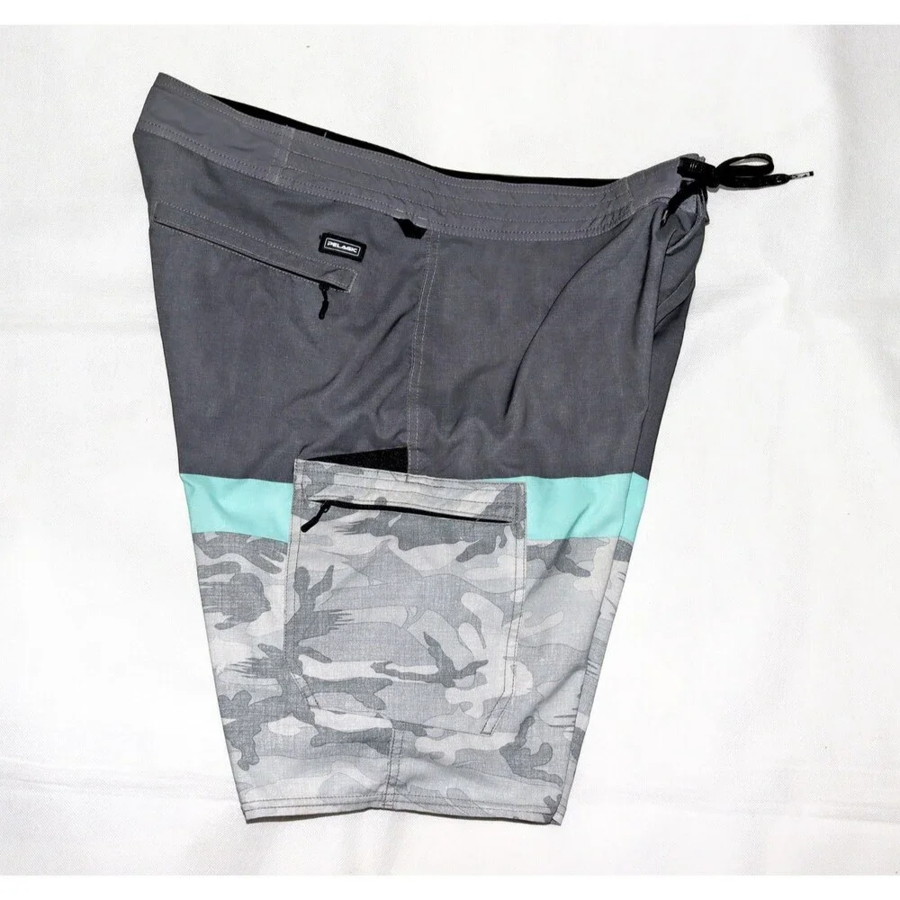 Pelagic High‎ Performance Men's 1/2 Camouflage Board Shorts Trunks Size 36
