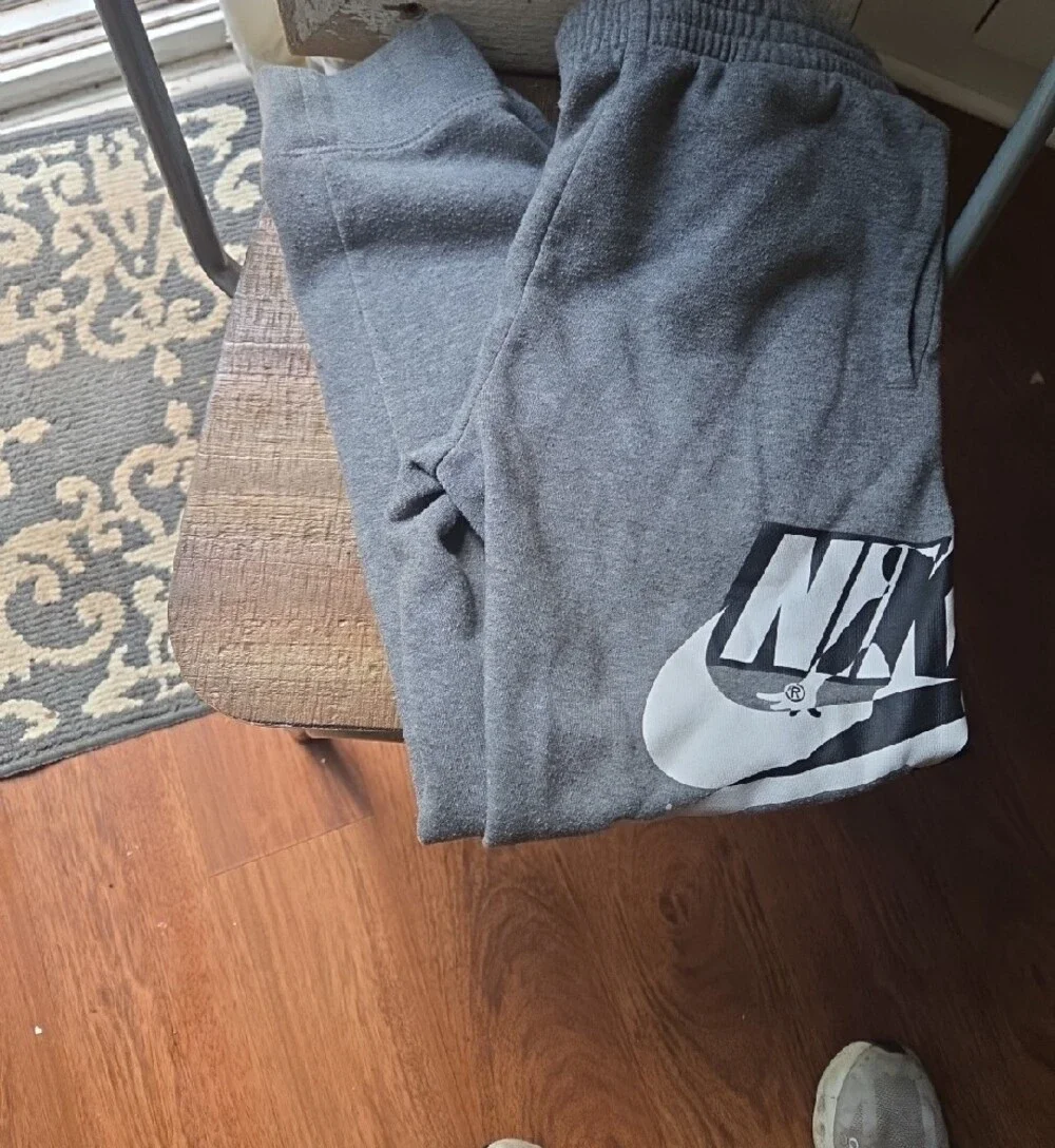 Nike men’s pullover