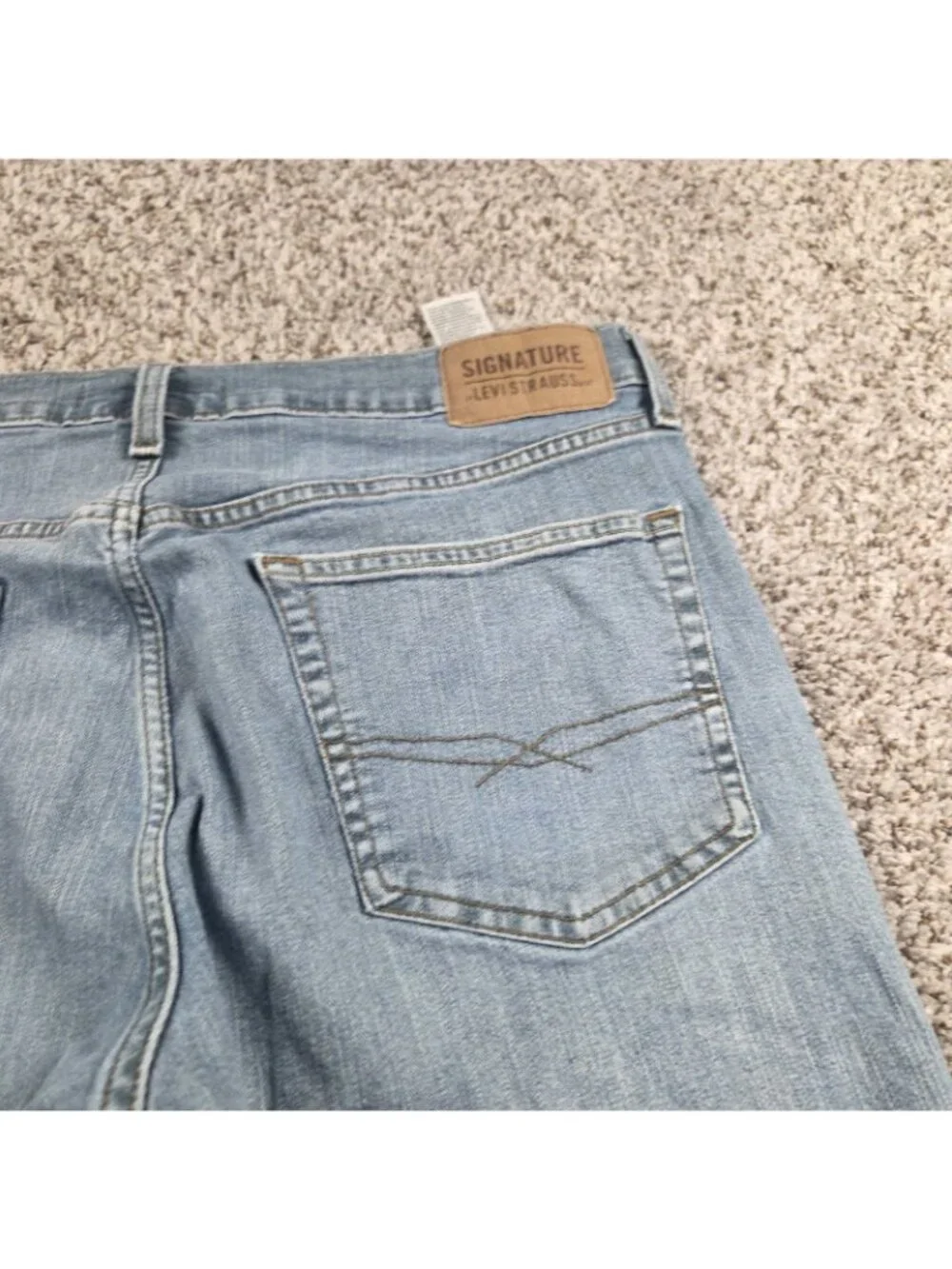 Levis shows some