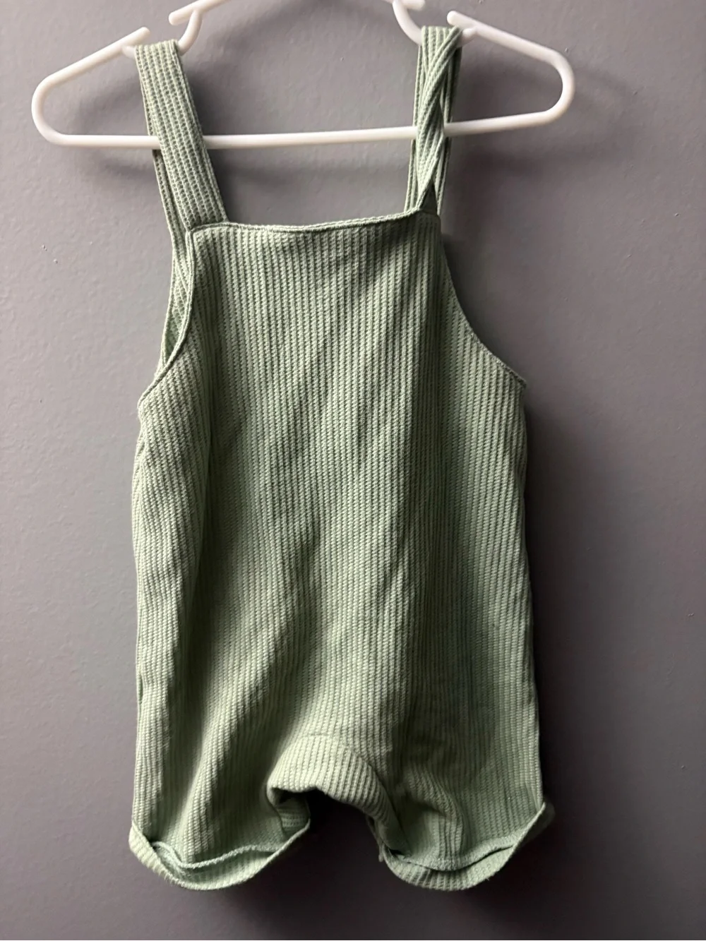 N/A soft green