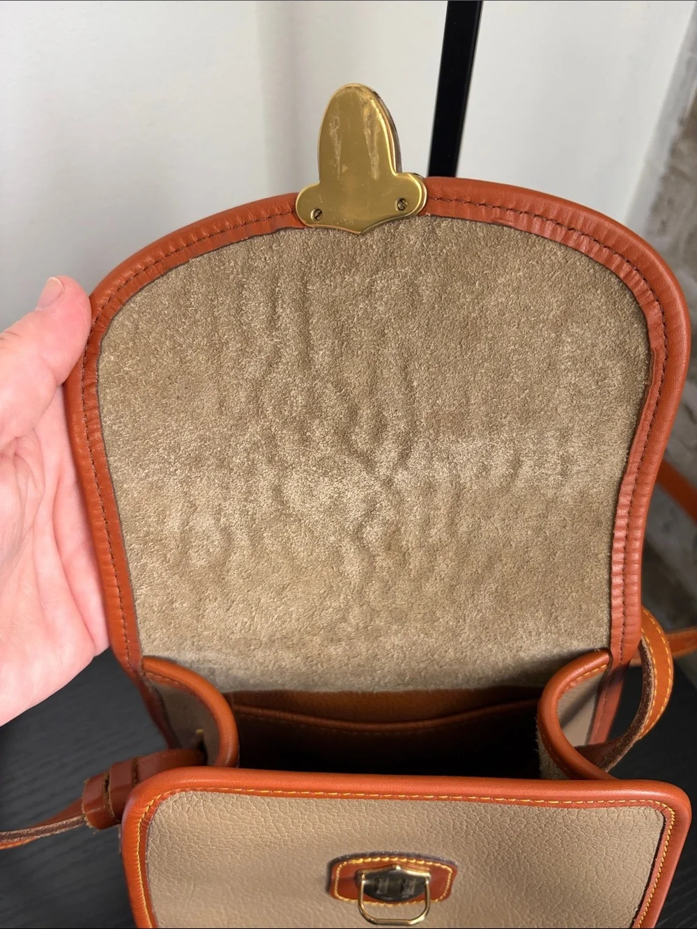 Dooney & Bourke timeless crossbody