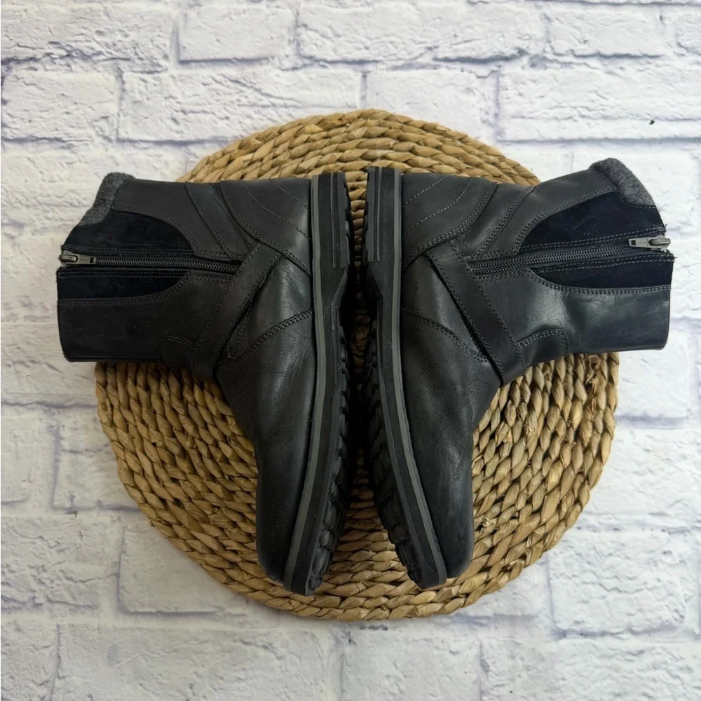 L.L. Bean durable black