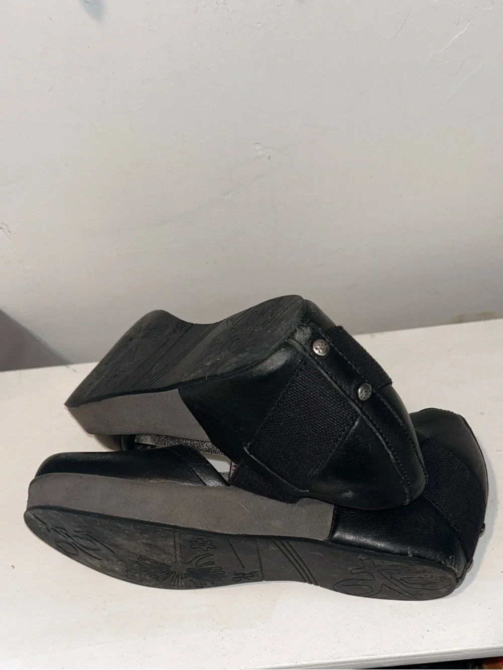 OTBT Black Platform Mary Jane Heels with Elastic Strap