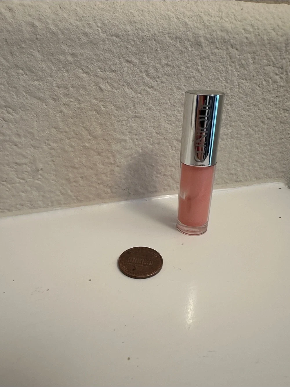 Clinique lightweight gloss
