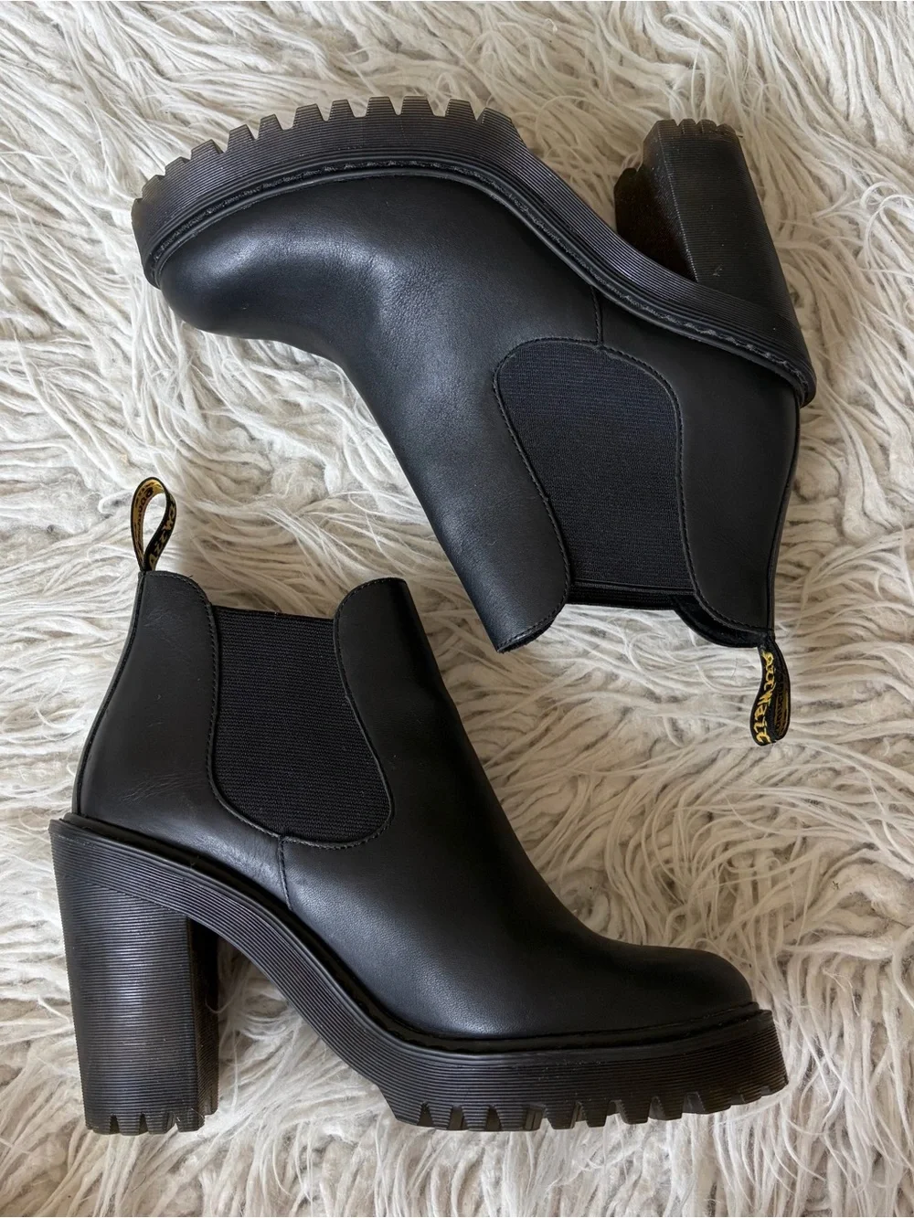 Dr Martens Hurston Chelsea High Block Heel Platform Pull On Black Boots EUC Sz 7