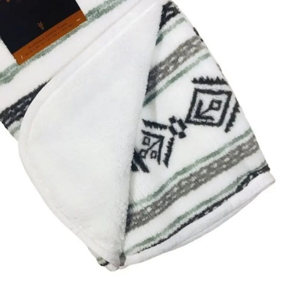 FRYE Reversible Tribal Boho Plush Sherpa Throw 50x60in White Green Gray NWT