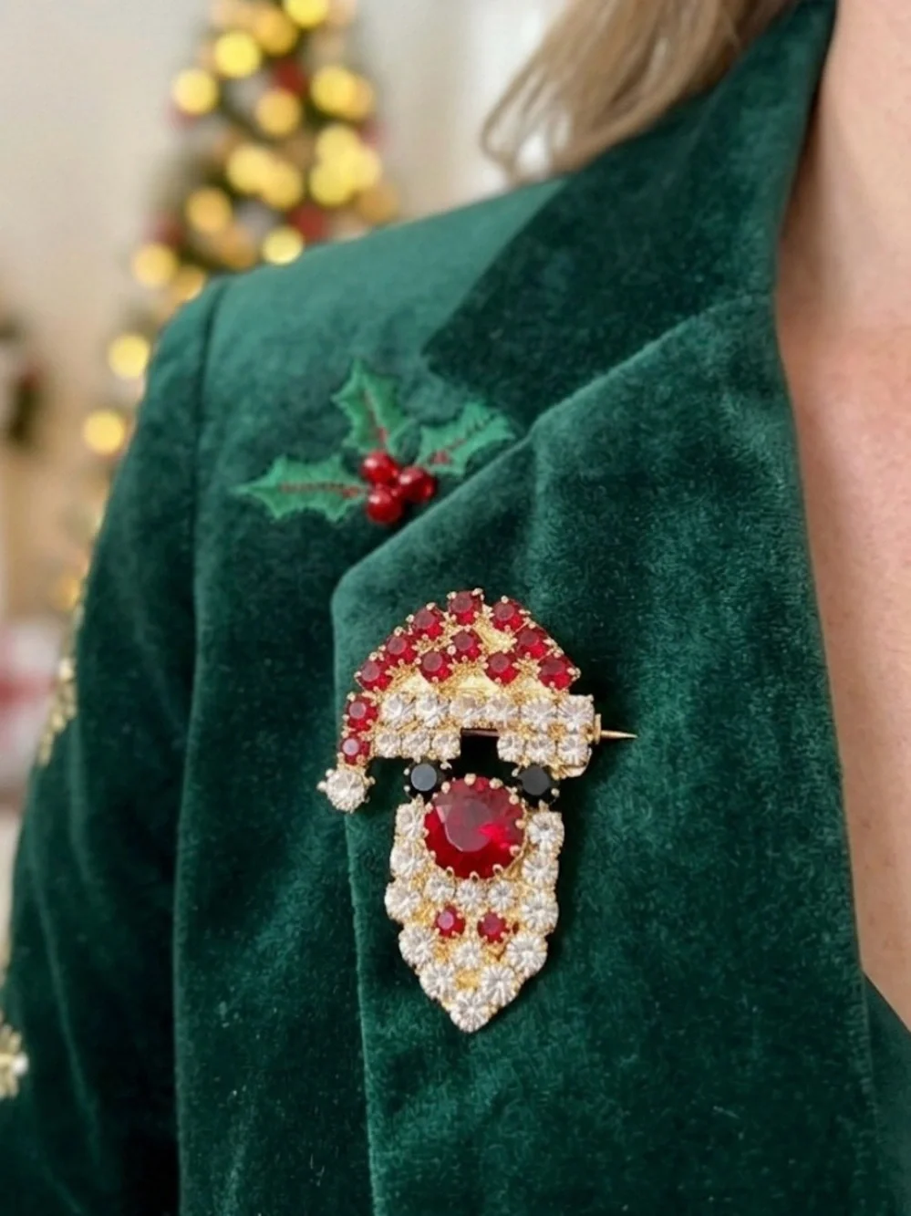 Vintage 90s Rhinestone Santa Brooch Pin Gold Tone Red Clear Stones Christmas