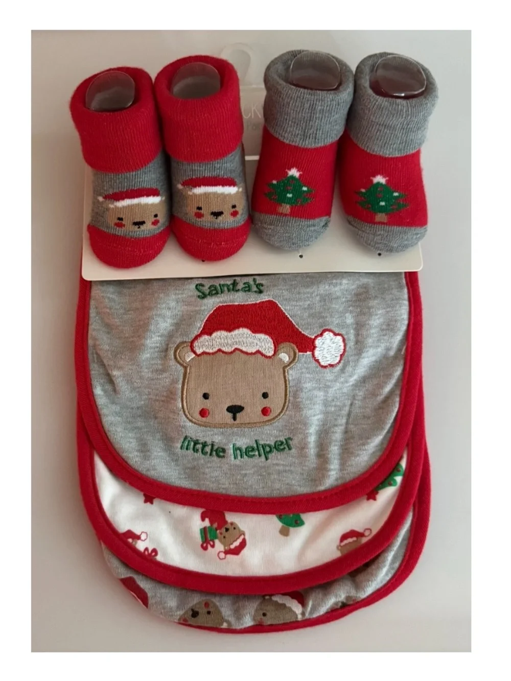 Christmas nwt Santa's Little Helper Baby Bib and Sock Set 0 - 9 months