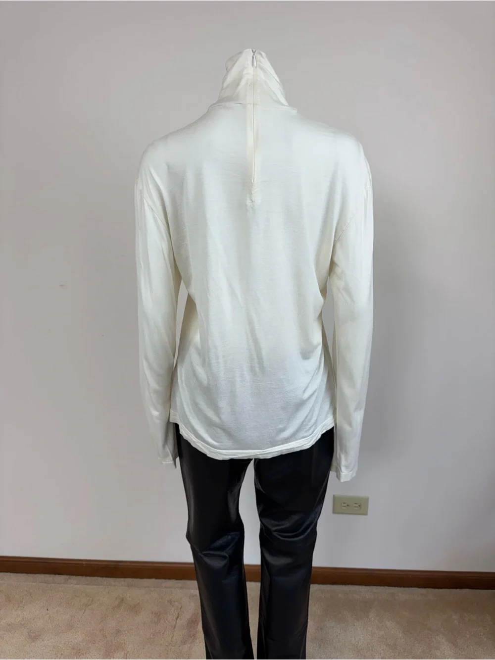 Dolce & Gabbana minimalist orders ship