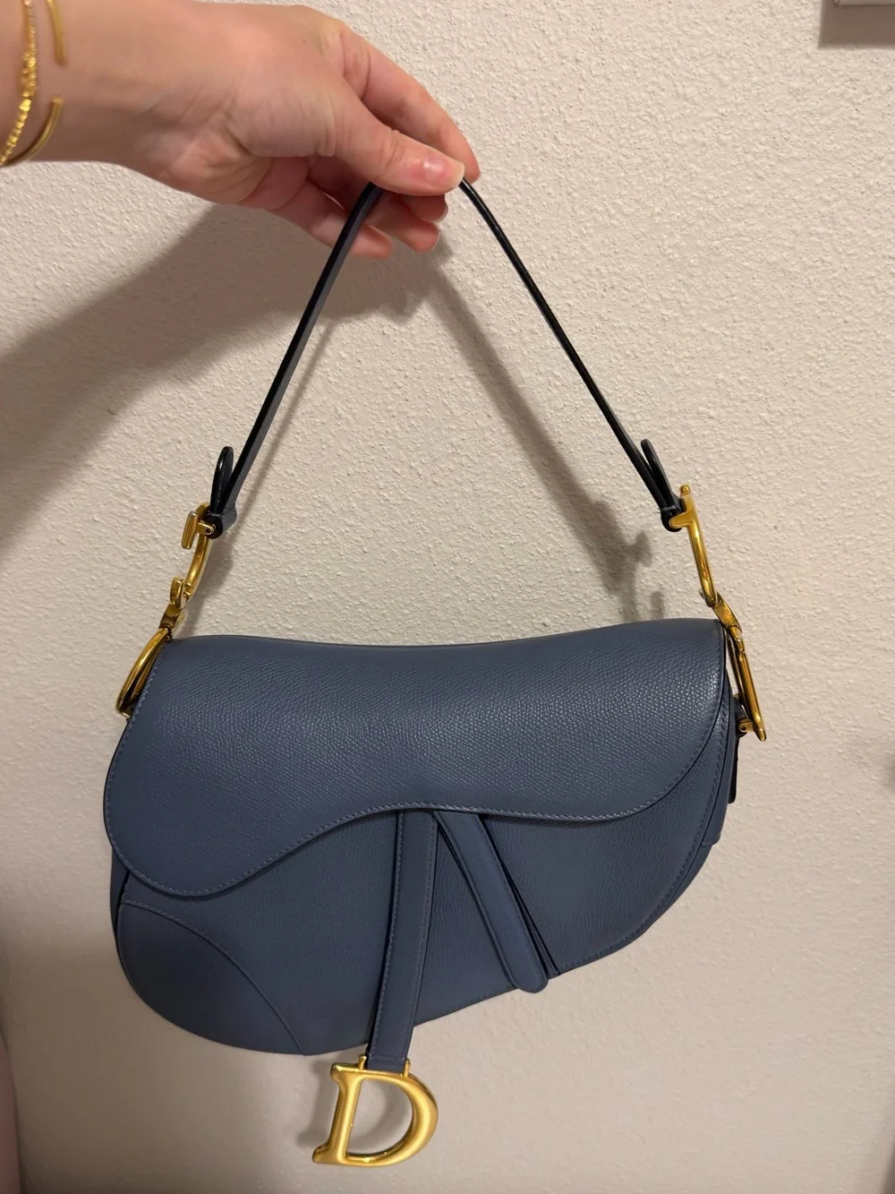 Dior tone curved handle