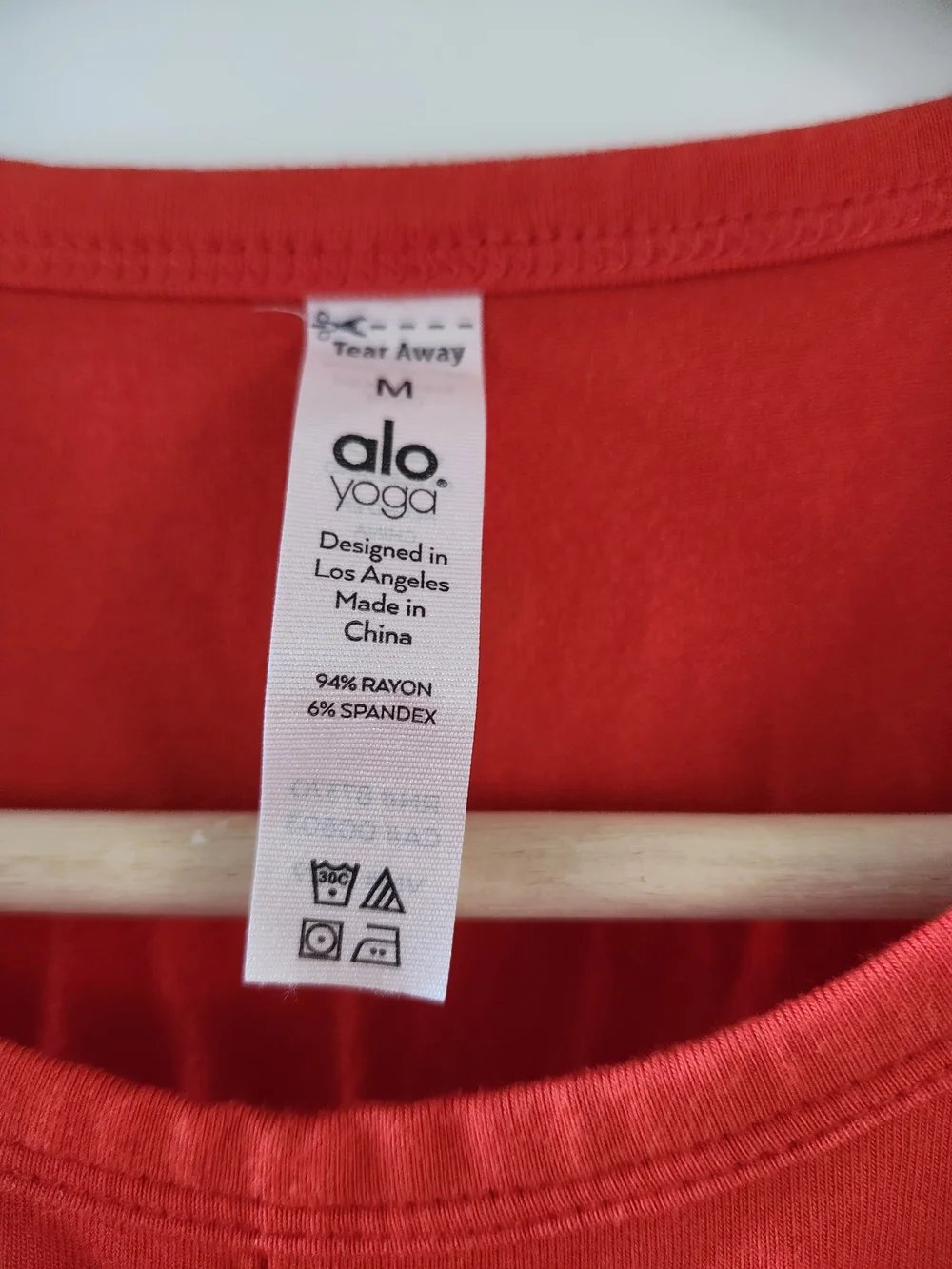 Alo Yoga Cover Twist Front Cropped Tank Red Size M NWOT
