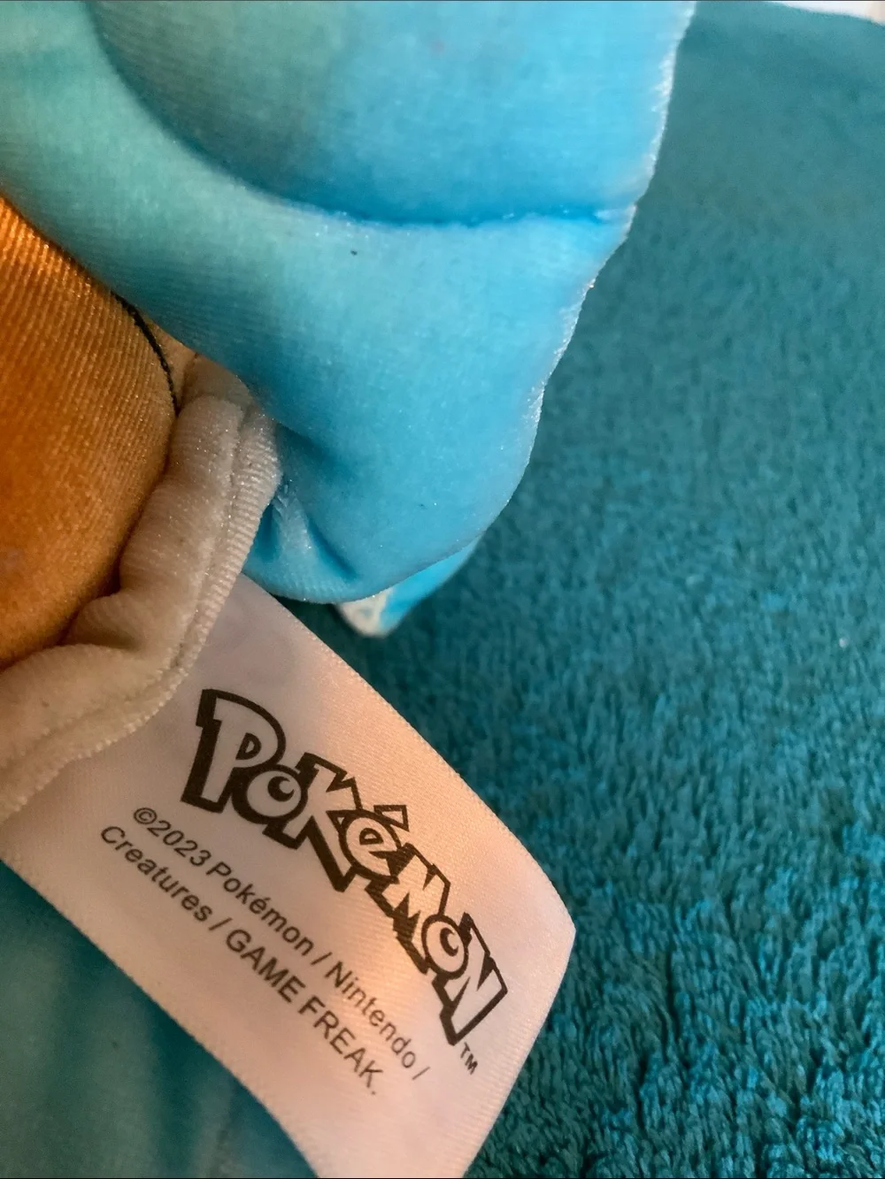 Set of4 Pokémon plushies