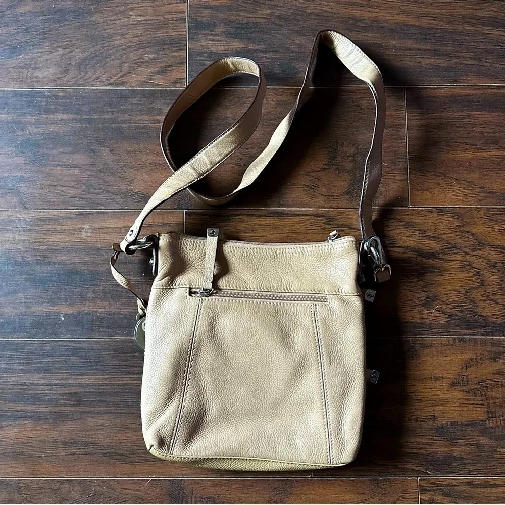 Sophia Caperelli gently used