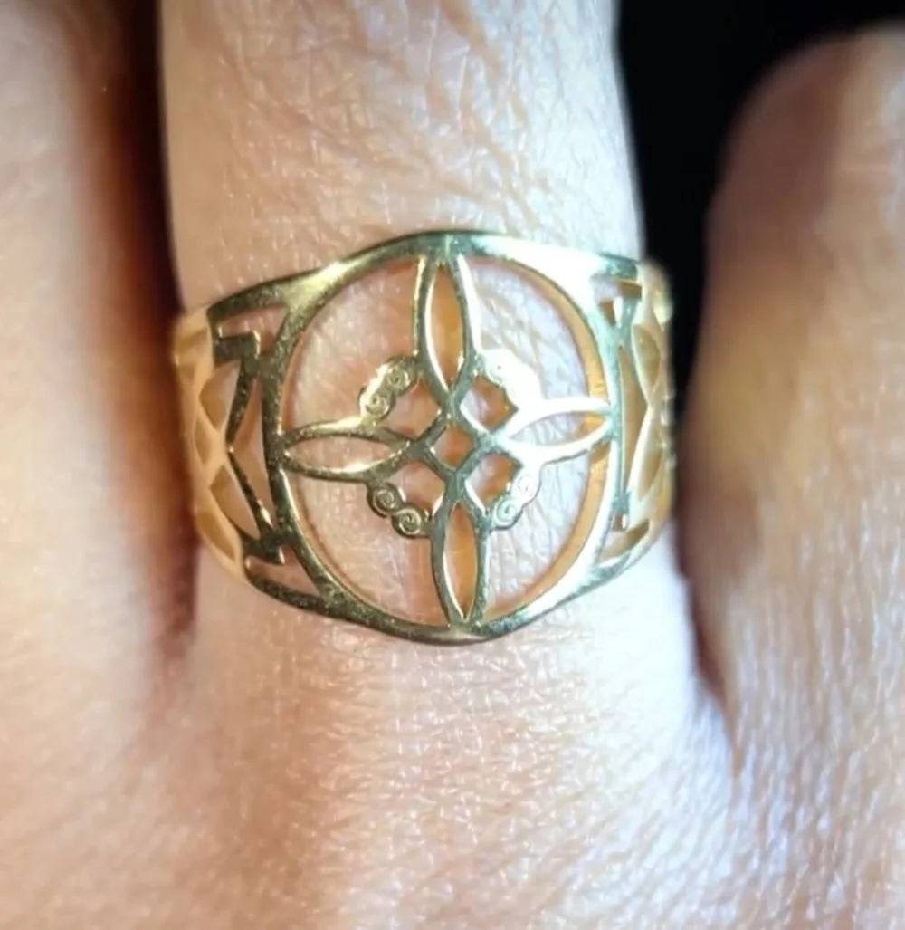 boutique elegant gold