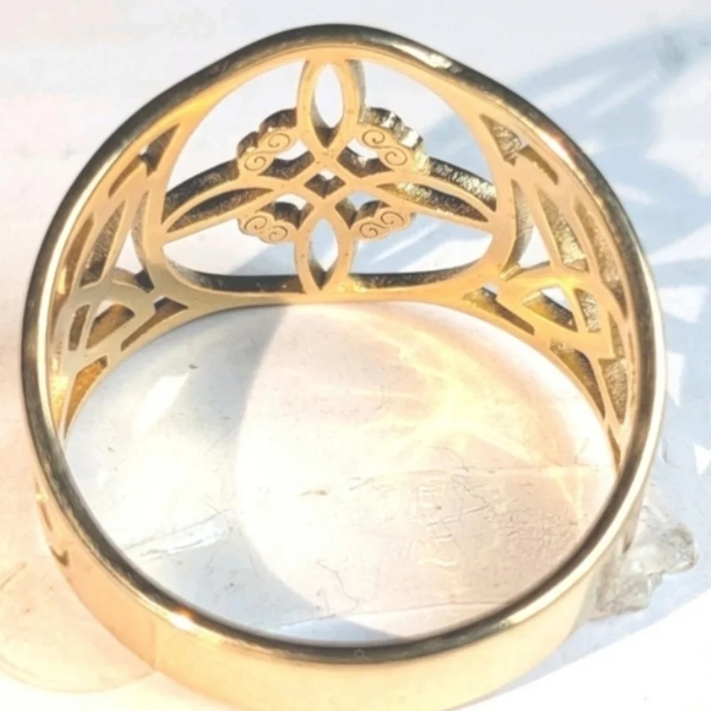 boutique elegant gold