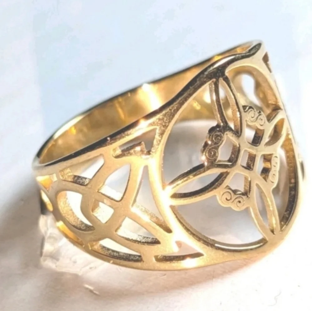 boutique elegant gold
