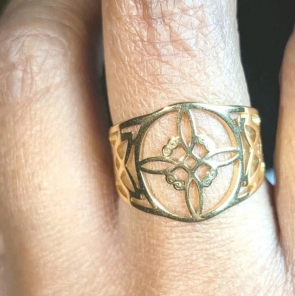 boutique elegant gold