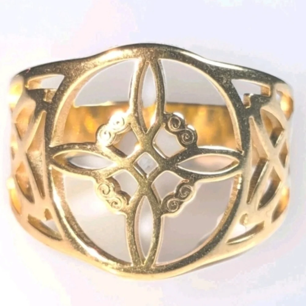 boutique elegant gold