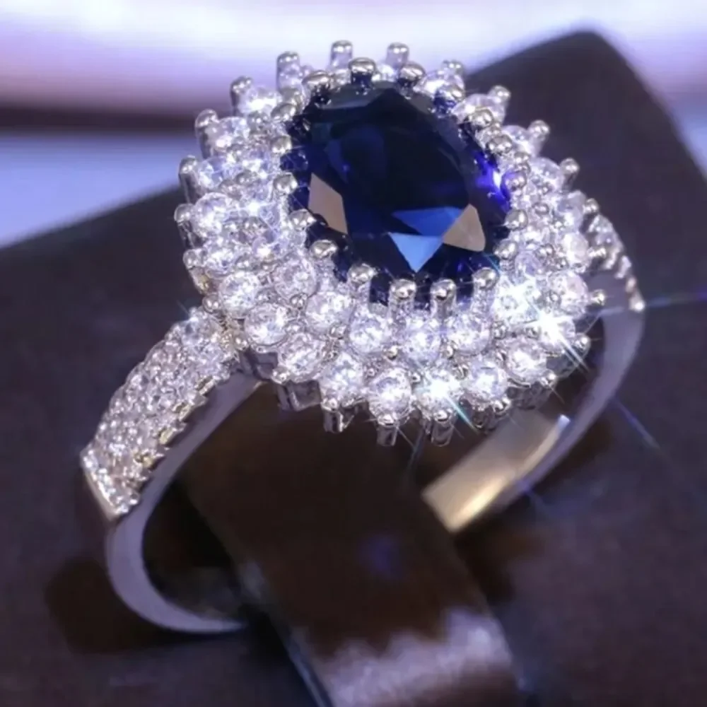 Ladies Elegant Lab Created Diamond And Sappire Sunflower Ring sz 7