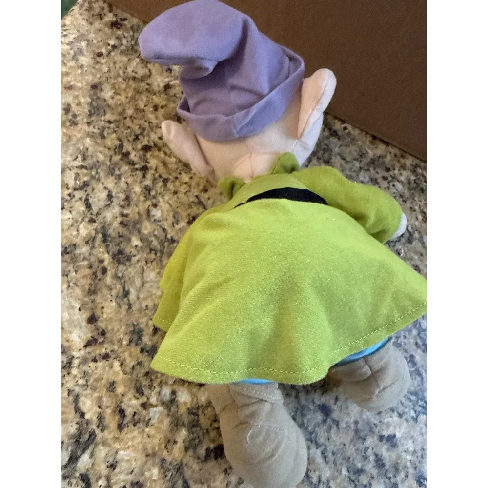 Disney Snow White Seven Dwarfs Dopey Plush Toy Factory Green Tunic 11 Inch‎