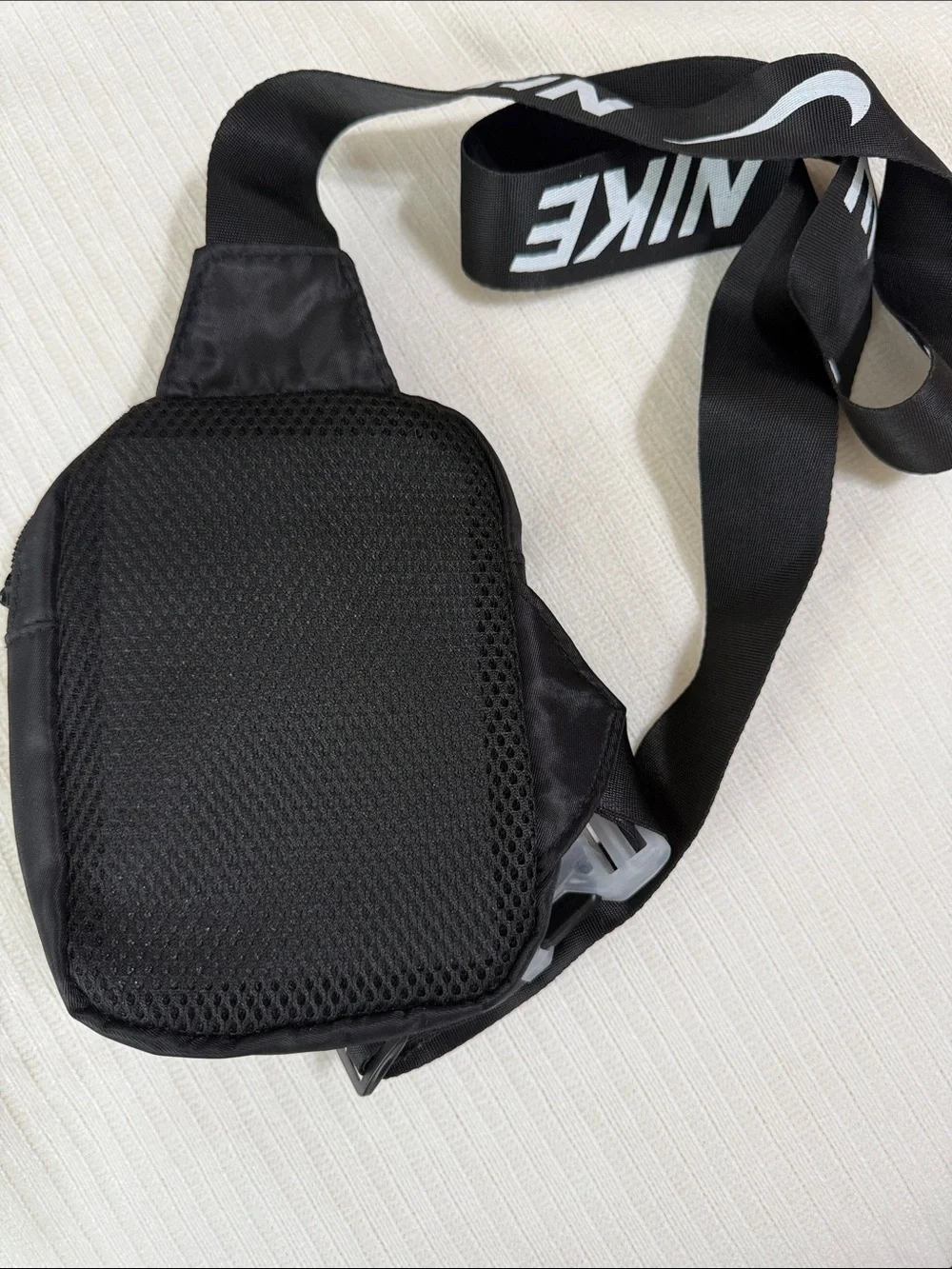 Nike small sling
