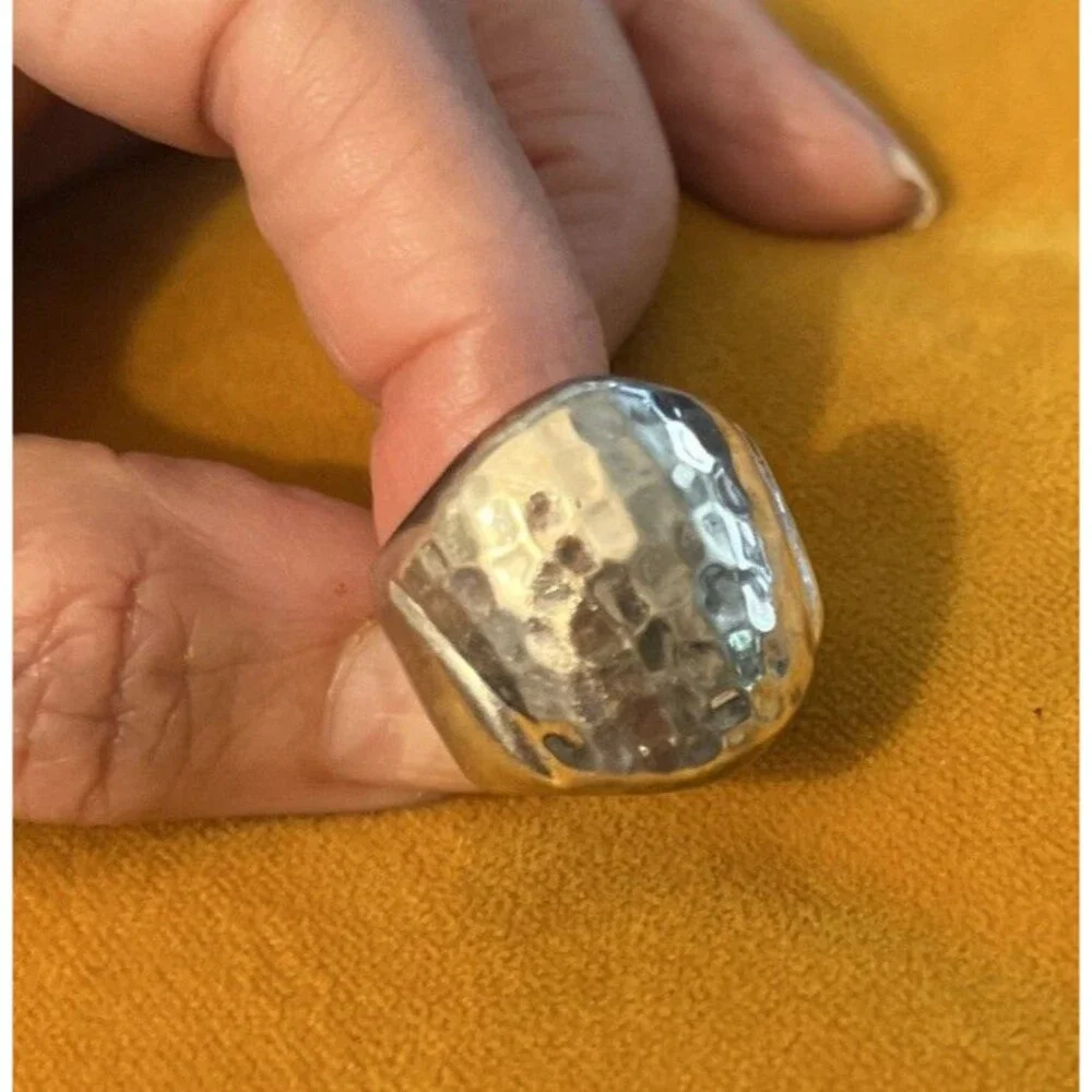 Elle gorgeous hand