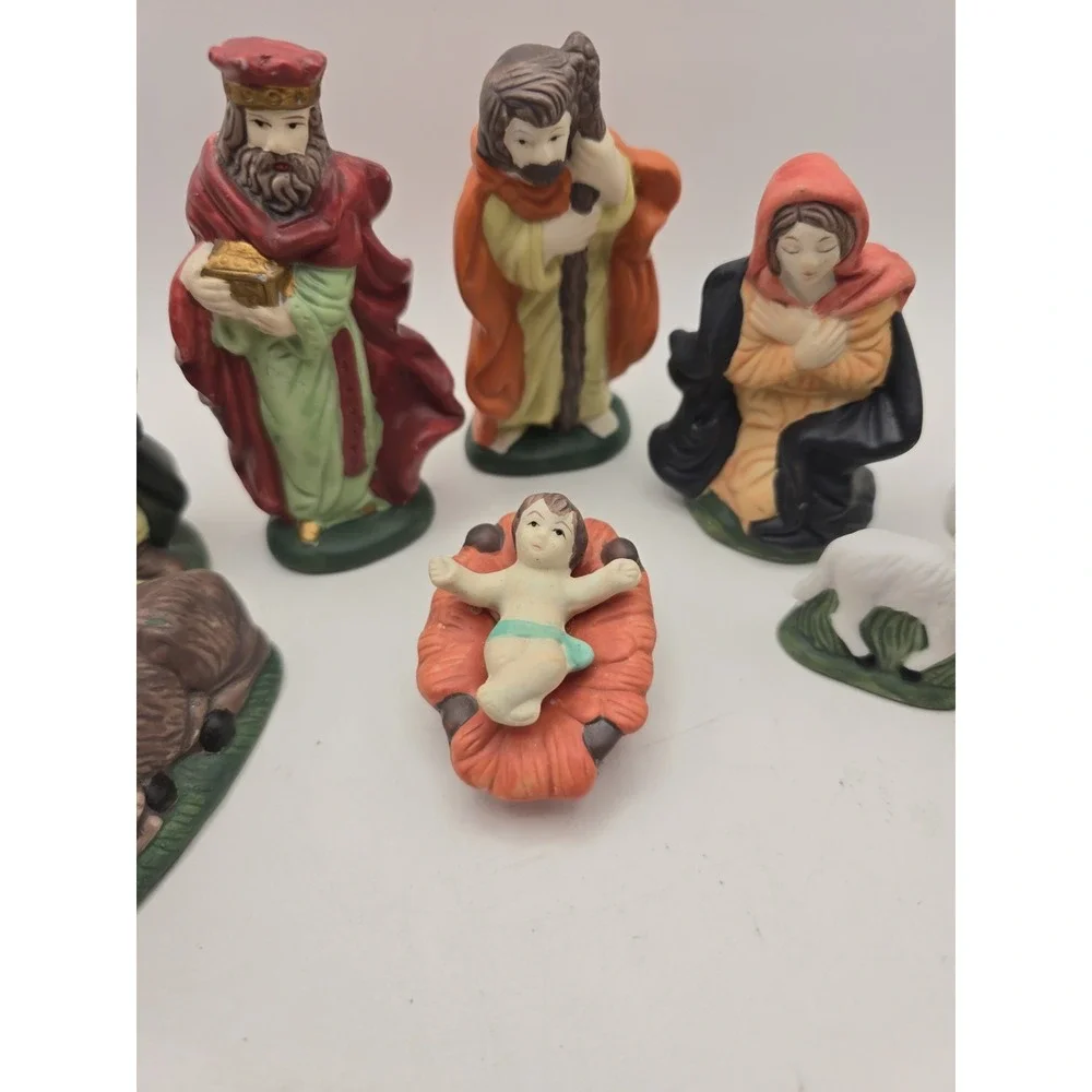 Vintage Christmas  Porcelain Nativity Scene 11 Piece