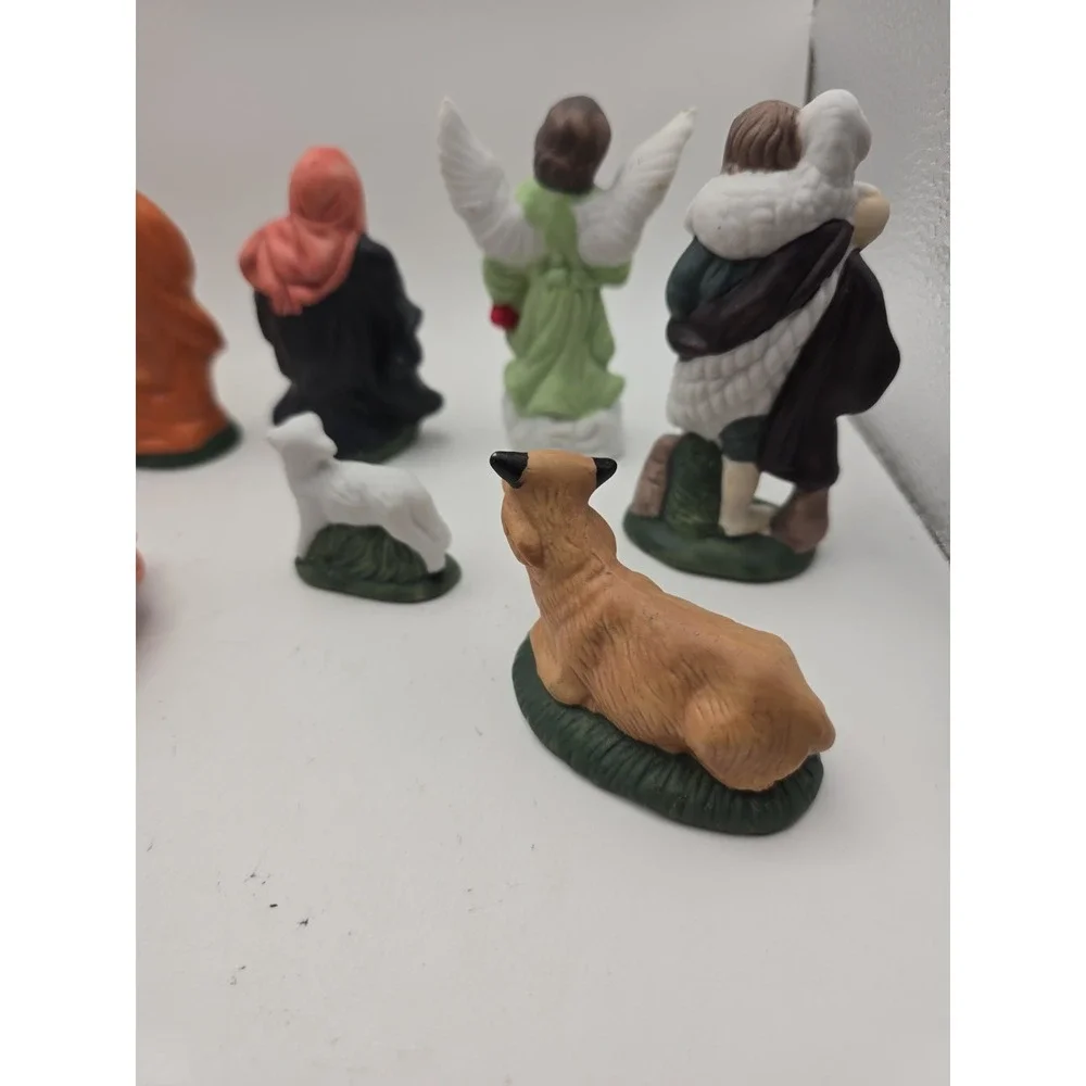 Vintage Christmas  Porcelain Nativity Scene 11 Piece