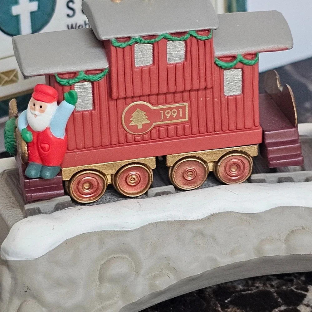 Vintage 1991 Hallmark Claus & Co RR Train Ornament Set with Snowy Track Display