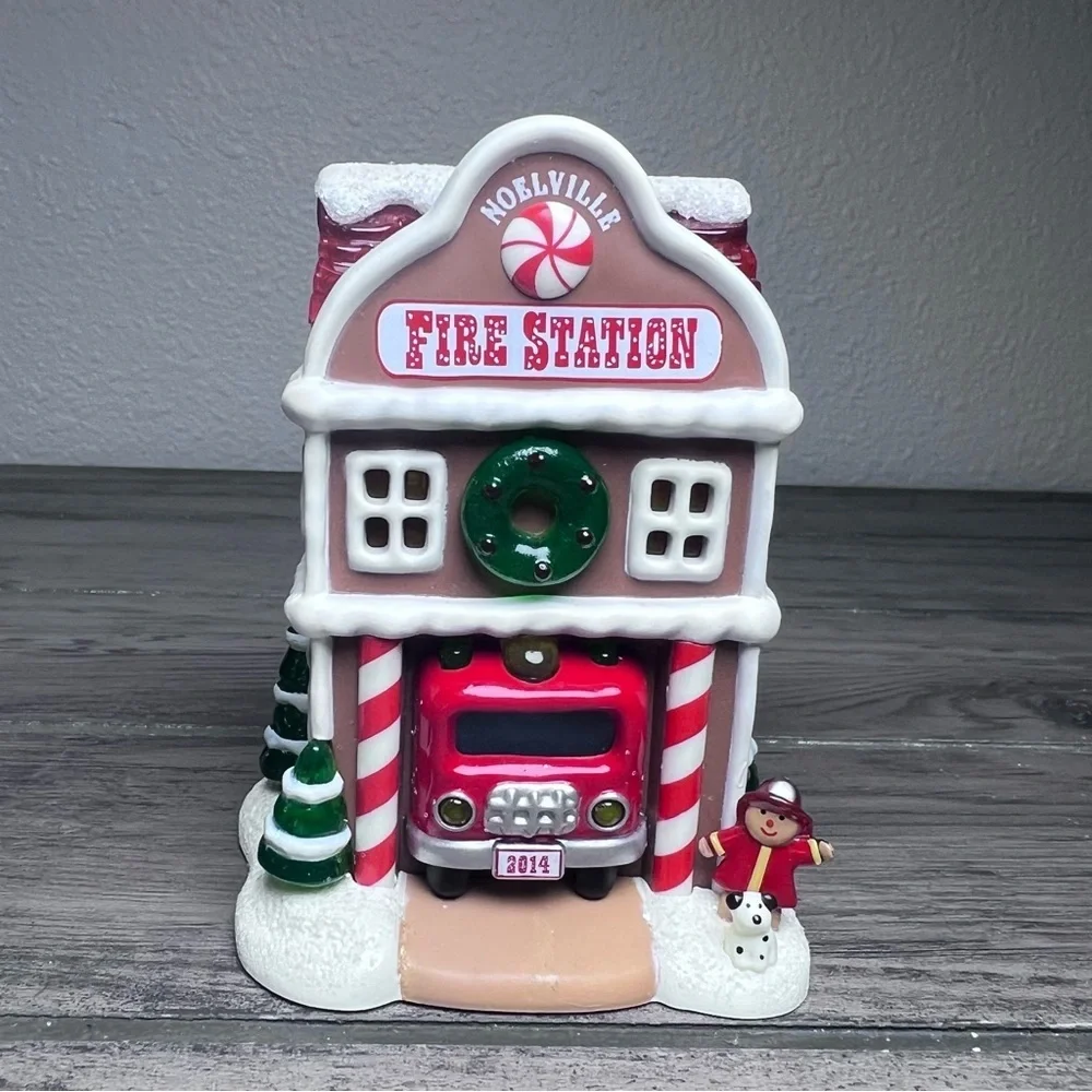 Hallmark NIB 2014 Christmas Ornament Noelville FIRE STATION‎ #9 final in series