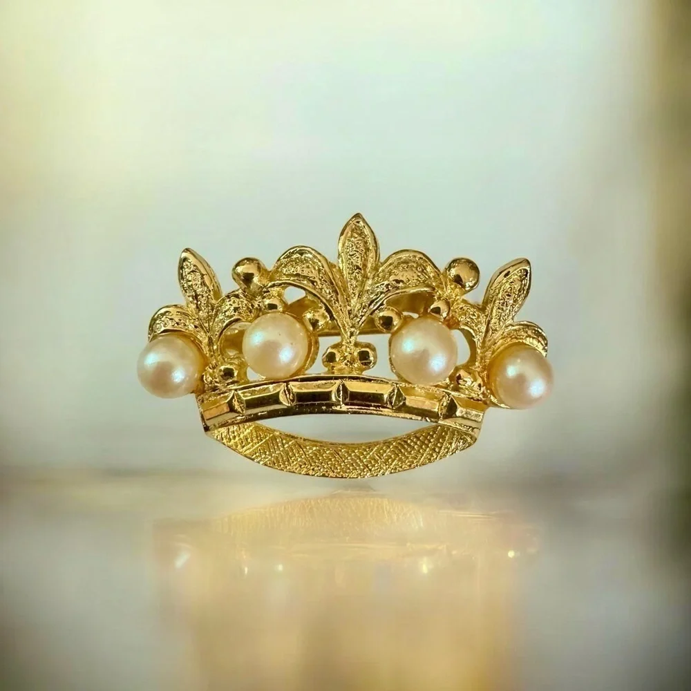 Vintage Unsigned Gold Tone Faux Pearl Crown Brooch Pin