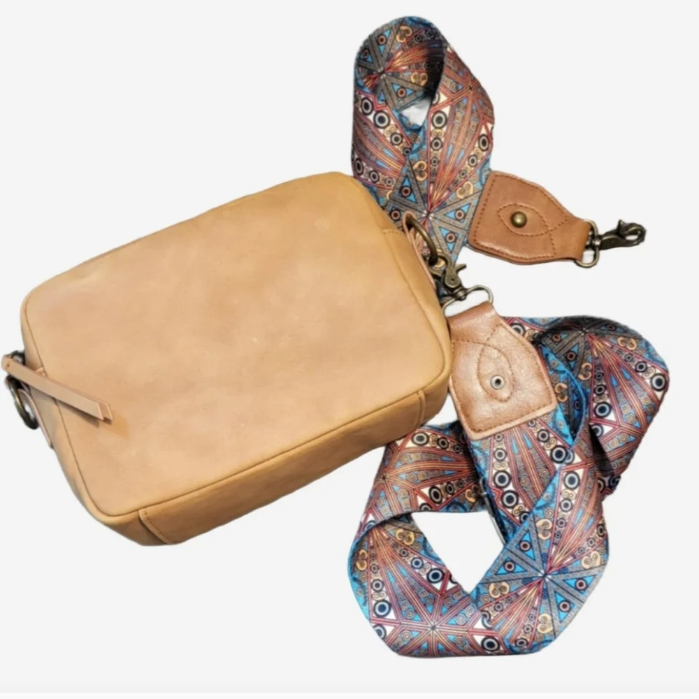 Universal Thread crossbody classic