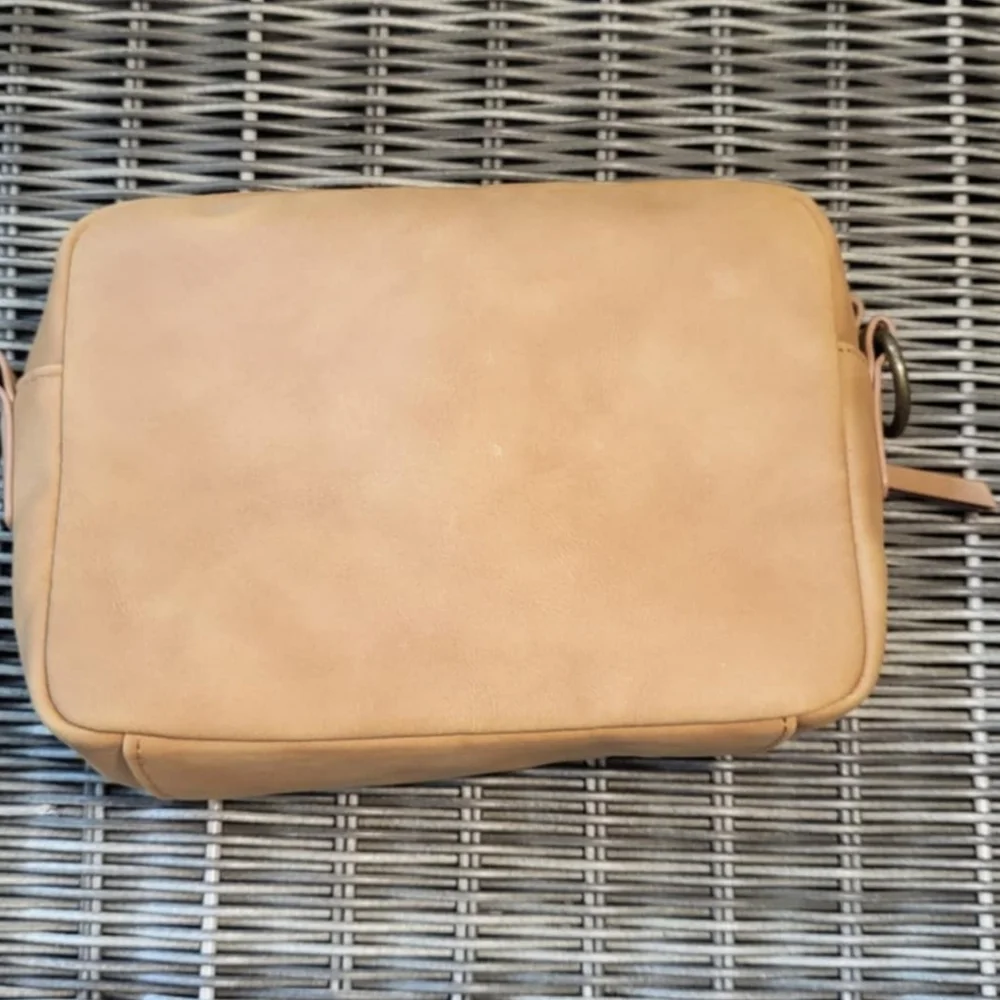 Universal Thread crossbody classic